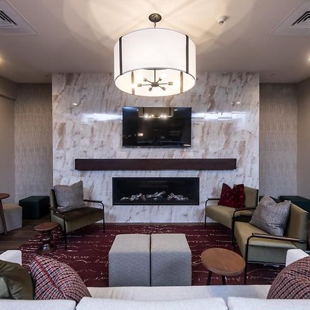 Hampton Inn & Suites Dobson Exteriör bild