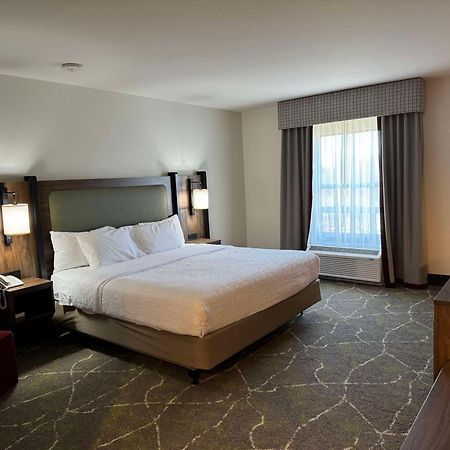Hampton Inn & Suites Dobson Exteriör bild