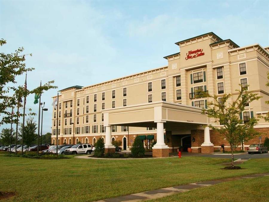Hampton Inn & Suites Dobson Exteriör bild