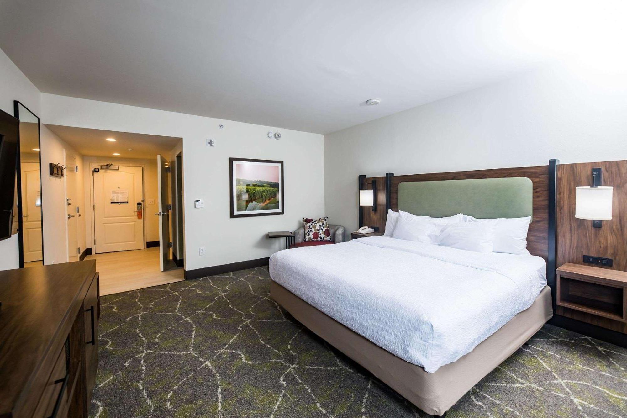 Hampton Inn & Suites Dobson Exteriör bild