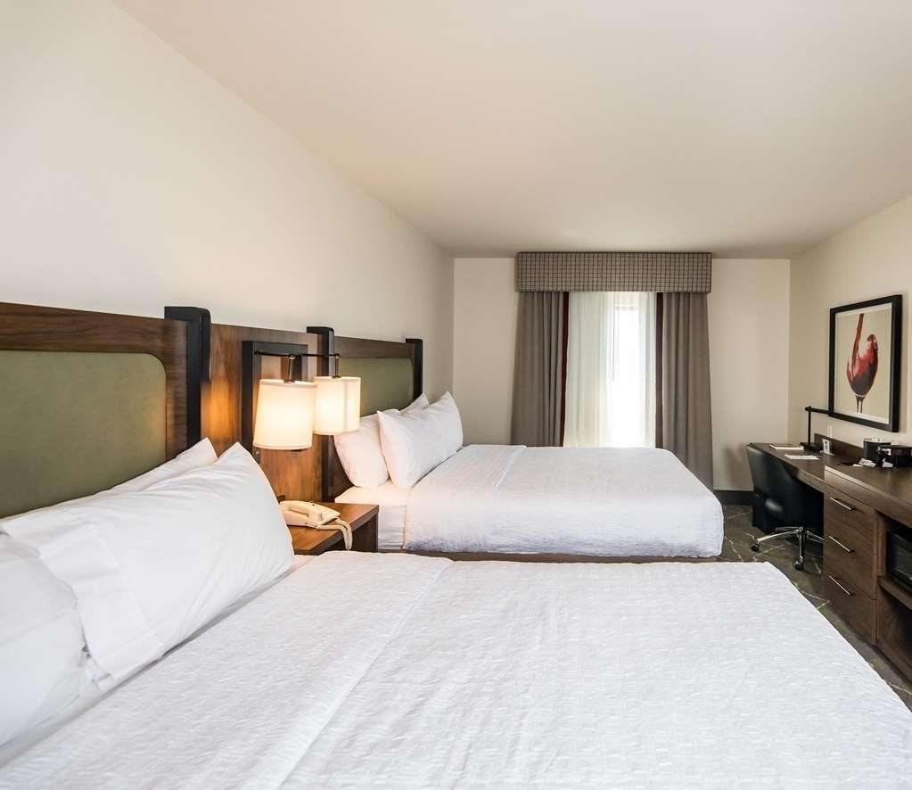 Hampton Inn & Suites Dobson Rum bild