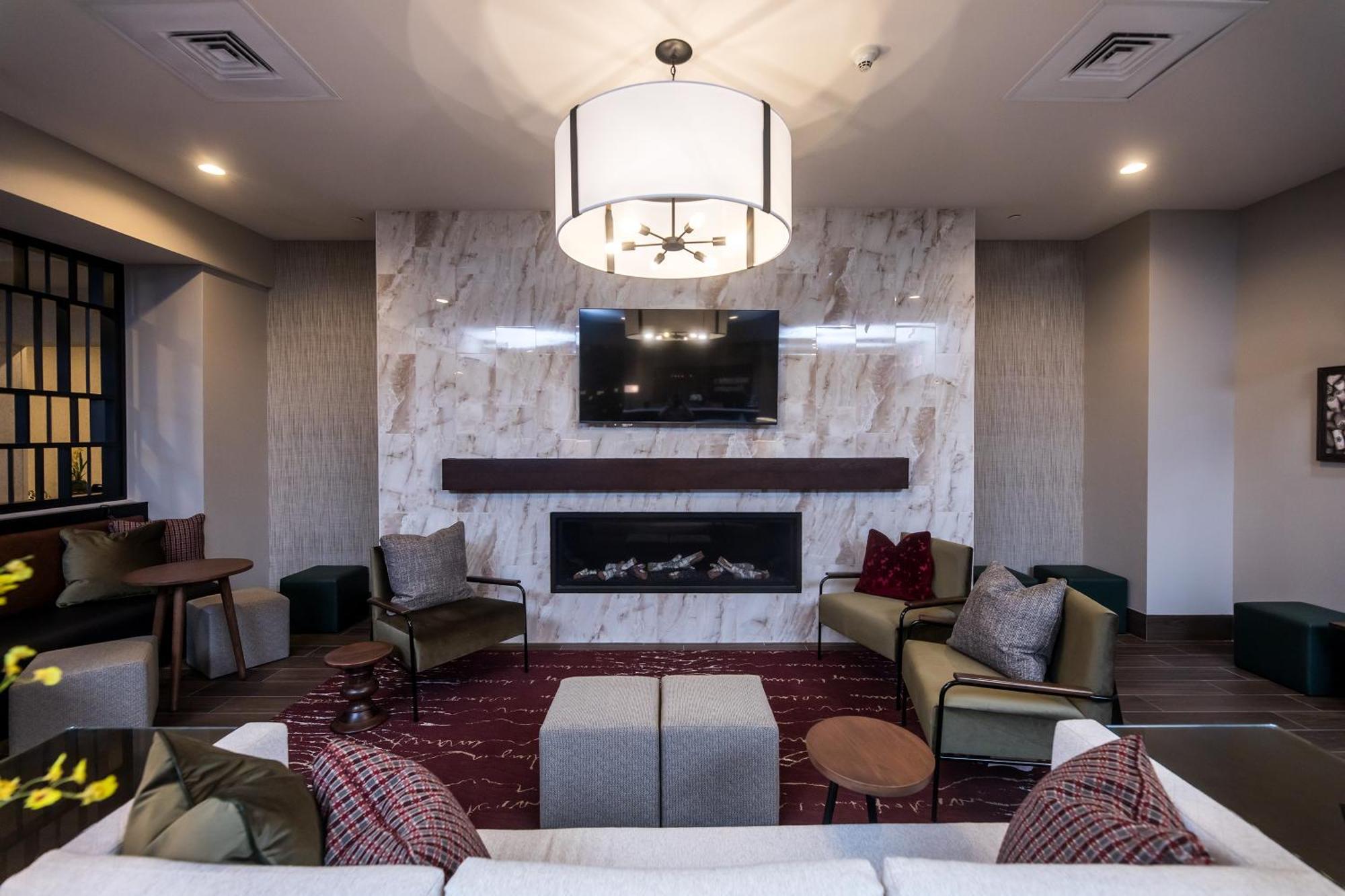 Hampton Inn & Suites Dobson Exteriör bild