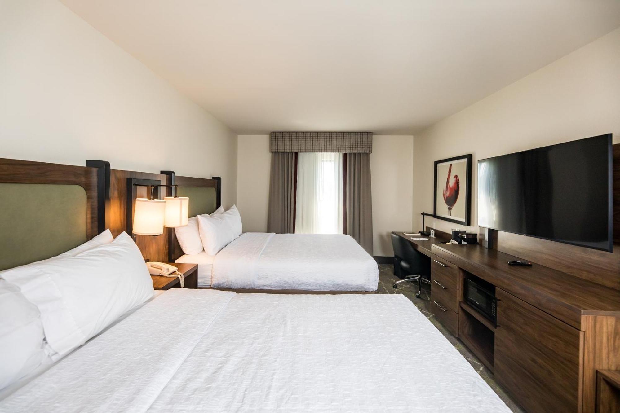 Hampton Inn & Suites Dobson Exteriör bild