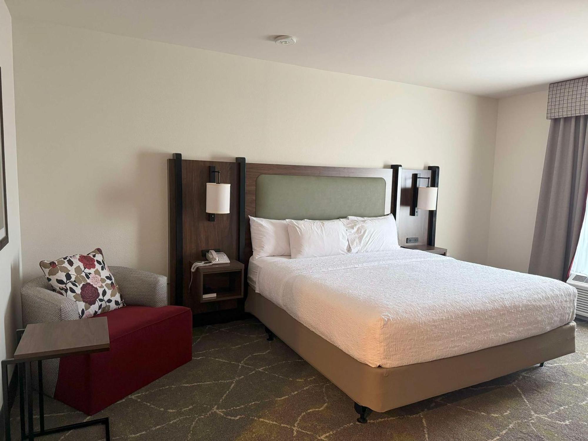 Hampton Inn & Suites Dobson Exteriör bild