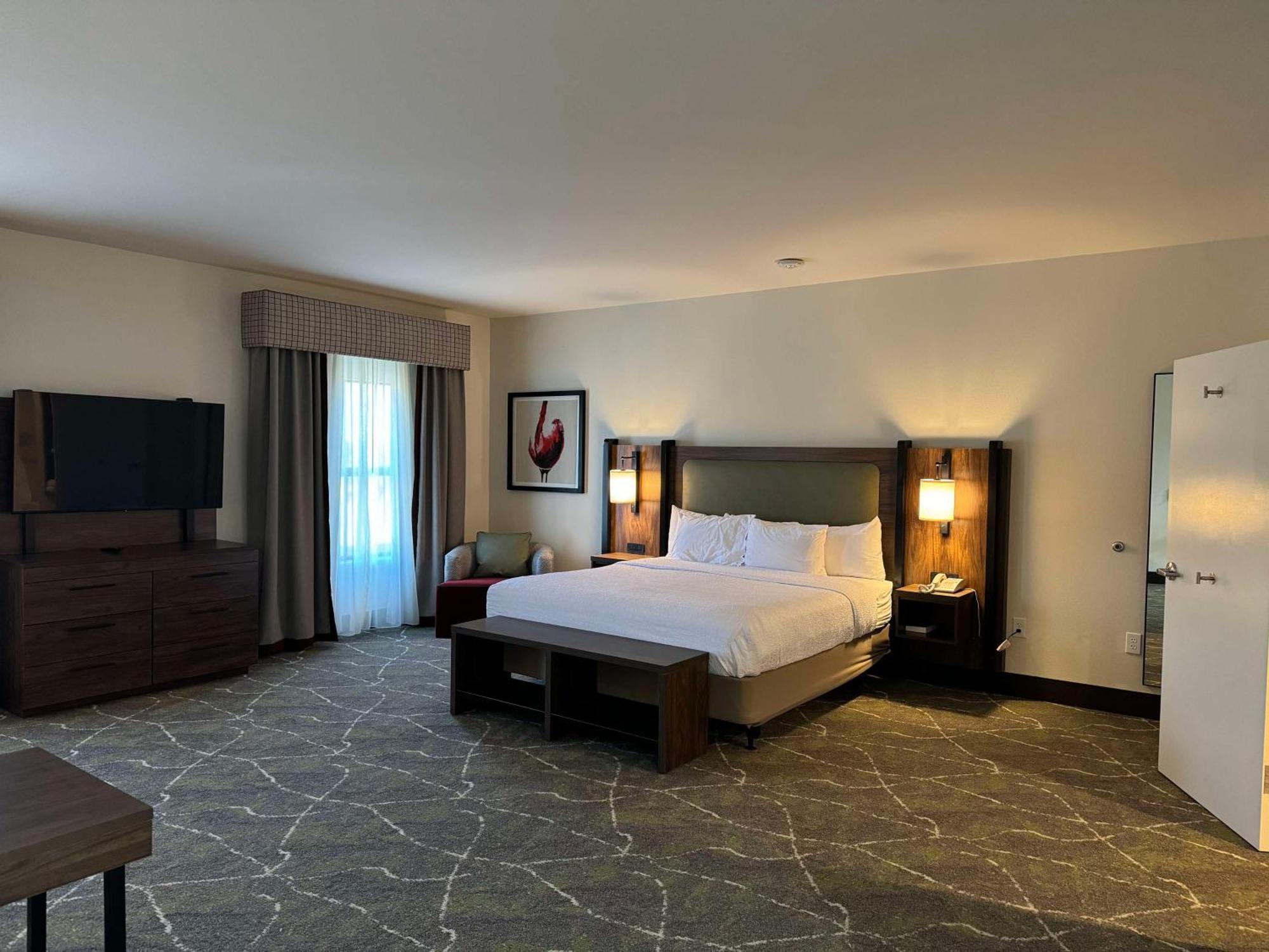 Hampton Inn & Suites Dobson Exteriör bild